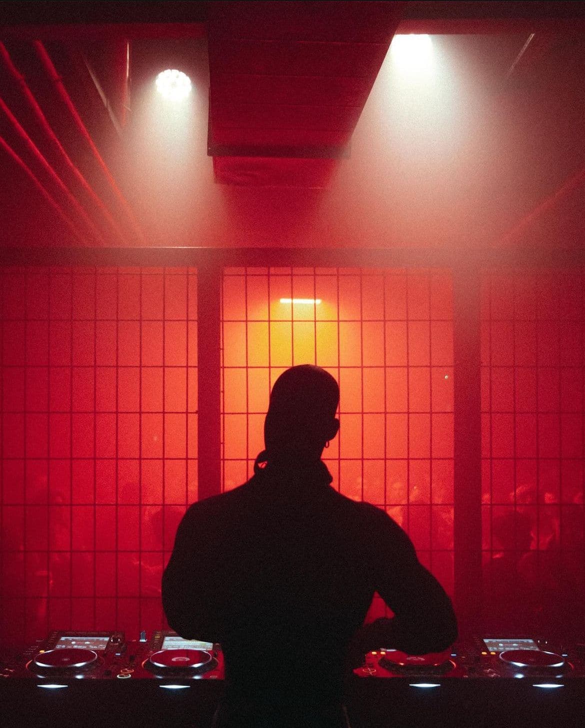 See who’s going, before you decide